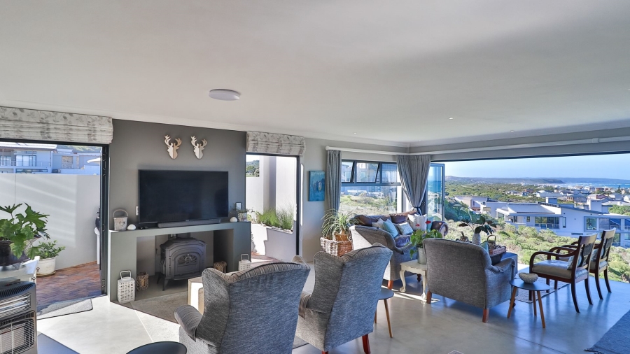 2 Bedroom Property for Sale in Stilbaai Oos Western Cape
